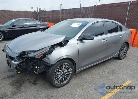 2022 Kia Forte Gt-Line z USA, uszkodzony, nr VIN 3KPF54AD9NE423792